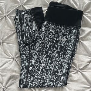 Nike Women's Black and White Capris